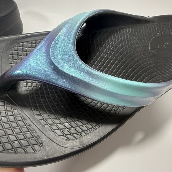 OOFOS OOLALA Luxe Flip Flop Women’s Size 7 Thong Recovery Sandals Metallic - Picture 6 of 11
